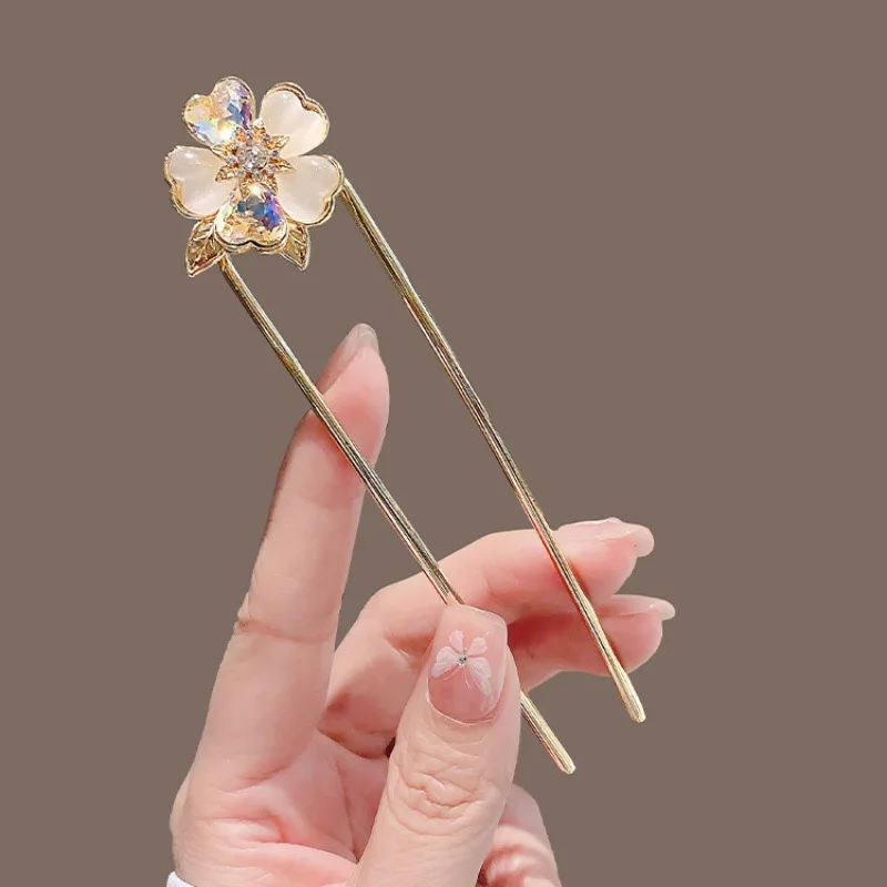 

Elegant Crystal Opal Flower Hairpin for Women Metal U-shaped Hairpin Chinese Ancient Style Cheongsam Hanfu Accessories