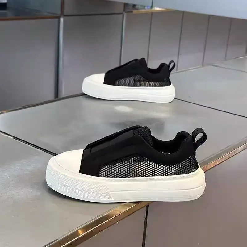 New Black Mesh Travel Shoes for Men Breathable Summer Lightweight Hollow Comfortable Casual Shoes Slip-On Driving Male Loafers