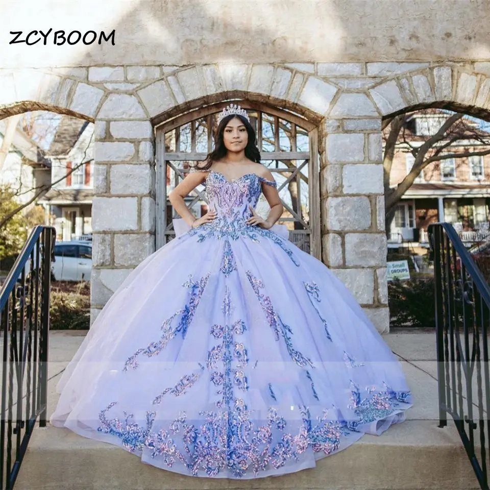 Customized 2024 Light Purple Quinceanera Dresses Off The Shoulder Appliques Bow Princess Sweet 16 Sparkly Ball Gown Party Dress