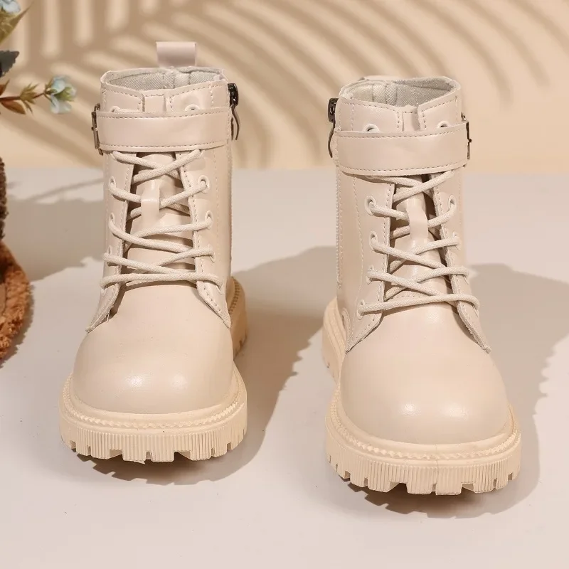 Crianças botas curtas versátil moda crianças botas de couro cor sólida fundo macio 2025 outono inverno novas meninas botas casuais