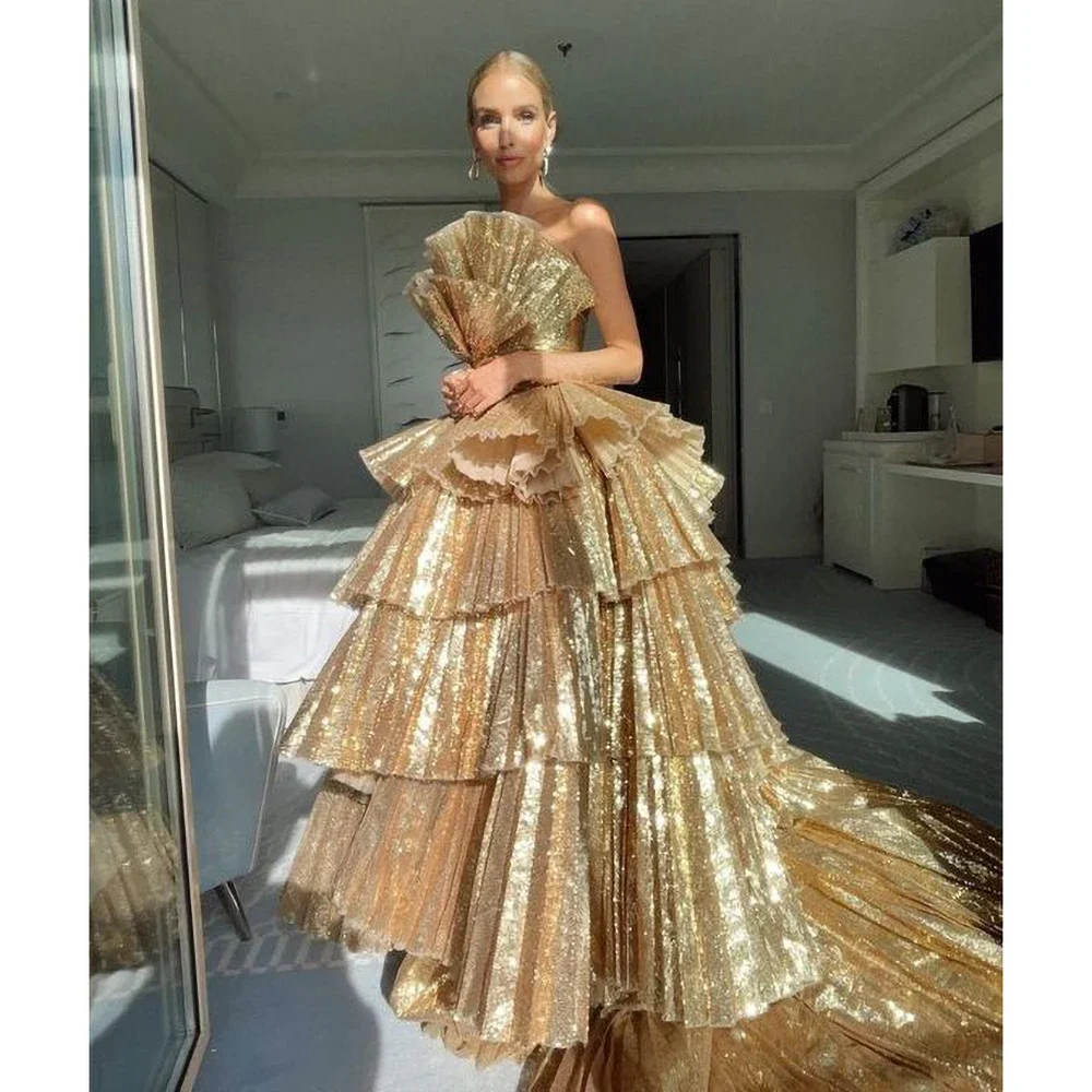 Golden Strapless Evening Dresses for Women Gorgeous Ruched Tiered Pleat Ball Gowns Fashion Formal Sweep Train Party Prom Dress