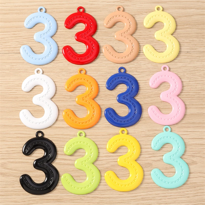 5 Stück niedliche, bunte Metallanhänger mit den Zahlen 0-9 zum Basteln von Schmuck, Halsketten, Ohrringen, Schlüsselanhängern und für DIY-Bastelarbeiten. – Detail 8