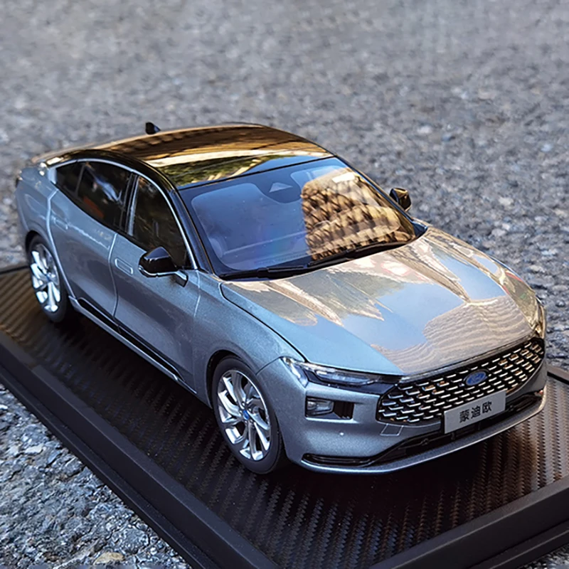 CCAG MONDEO Alloy Simulation Car Model, Grey Micromodel, Desktop Decoration, Adult Gifts, Collection Display, 1:18, 2022