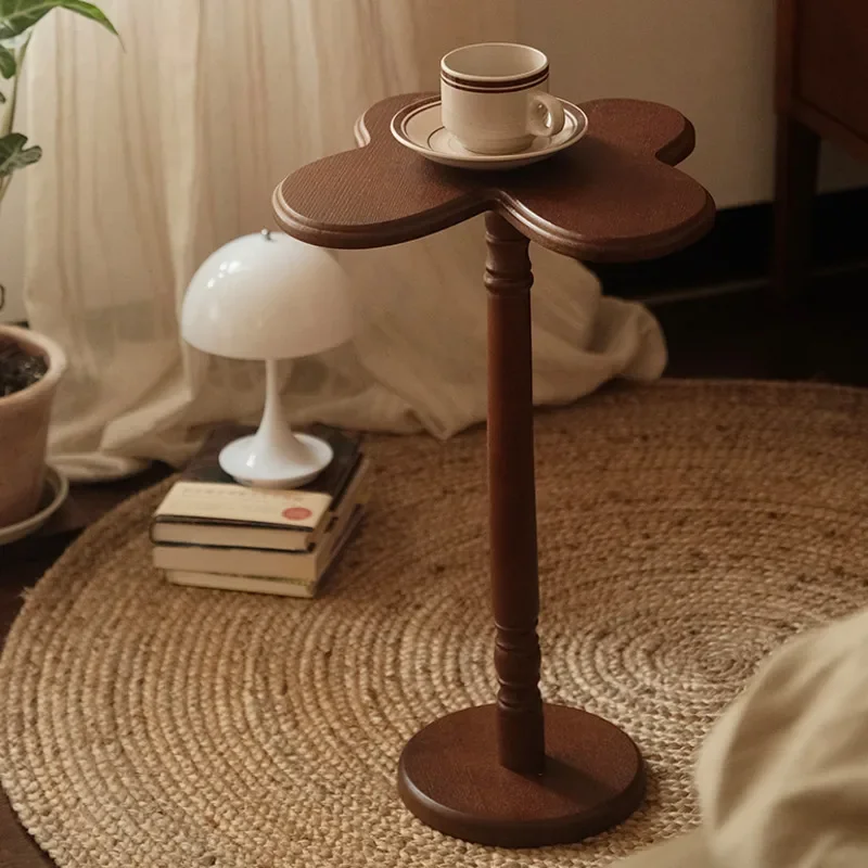 

French Retro Small Table Creative Butterfly Mini Coffee Table Modern And Simple Home Light Luxury Advanced Sense Bedside Table