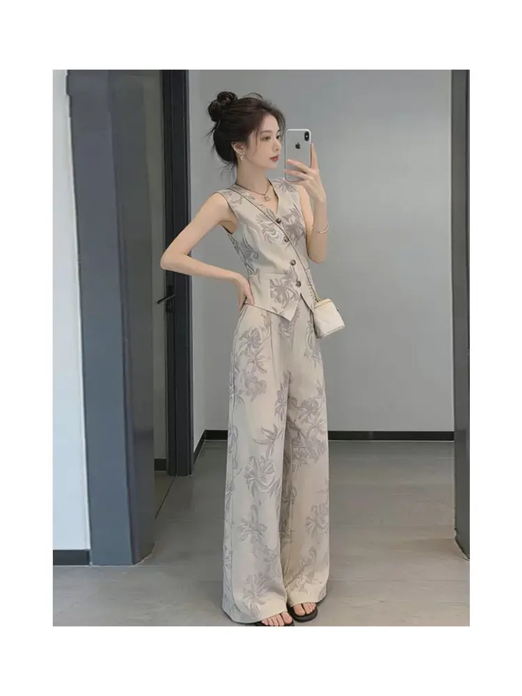 Fashionable Age-Defying Summer Sporty Women's Set Wide Leg Pants Vest Two-Piece Ensemble Casual Style V-Neck Button-Up
