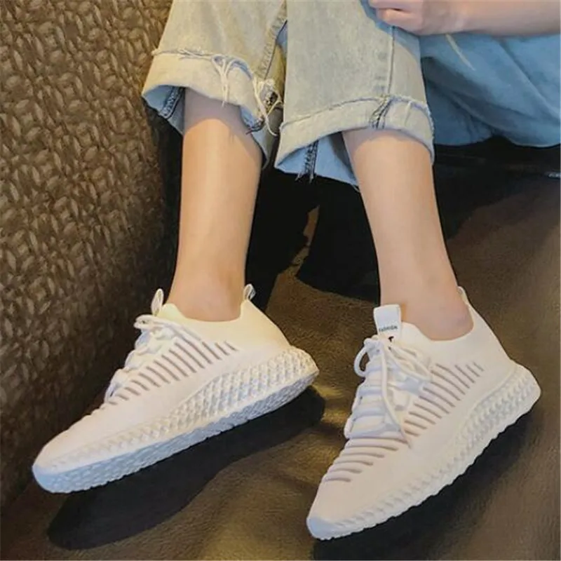 2023 New Women Casual Shoes Fashion Breathable Walking Mesh Lace Up Flat Shoes Sneakers Women Yellow Vulcanized Shoes