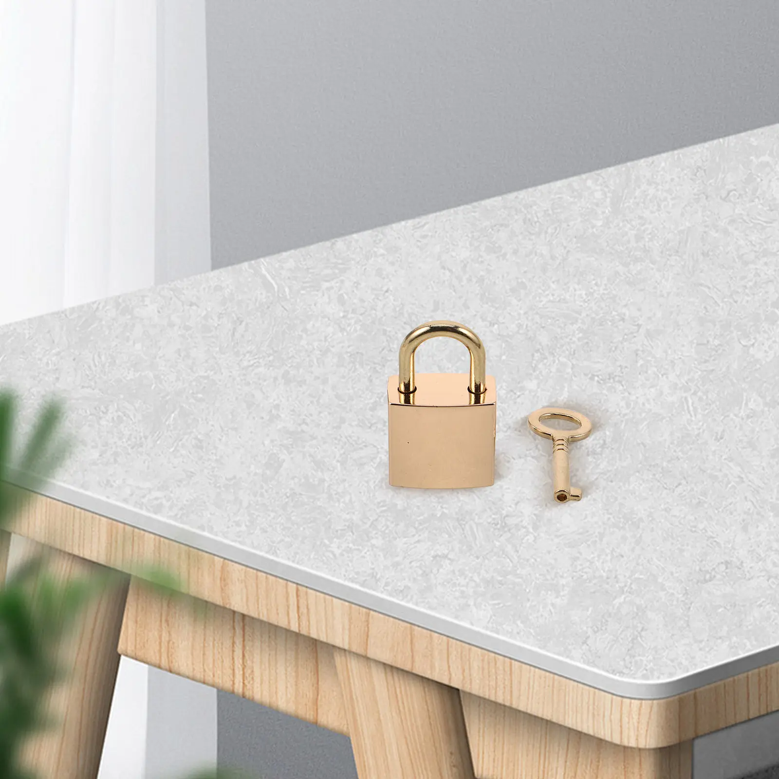 

Anti Theft Golden Shiny Padlock Strong Metal Material Waterproof Dustproof Perfect for Travel Gear Sports Equipment Storage