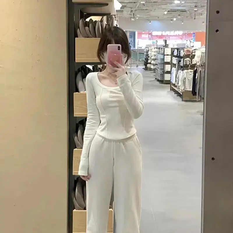 Design Sensation Outlet Store Women's Base Shirt Autumn Winter Inner Wear Short Sleeve round Neck Tight Fit Top Fashionable