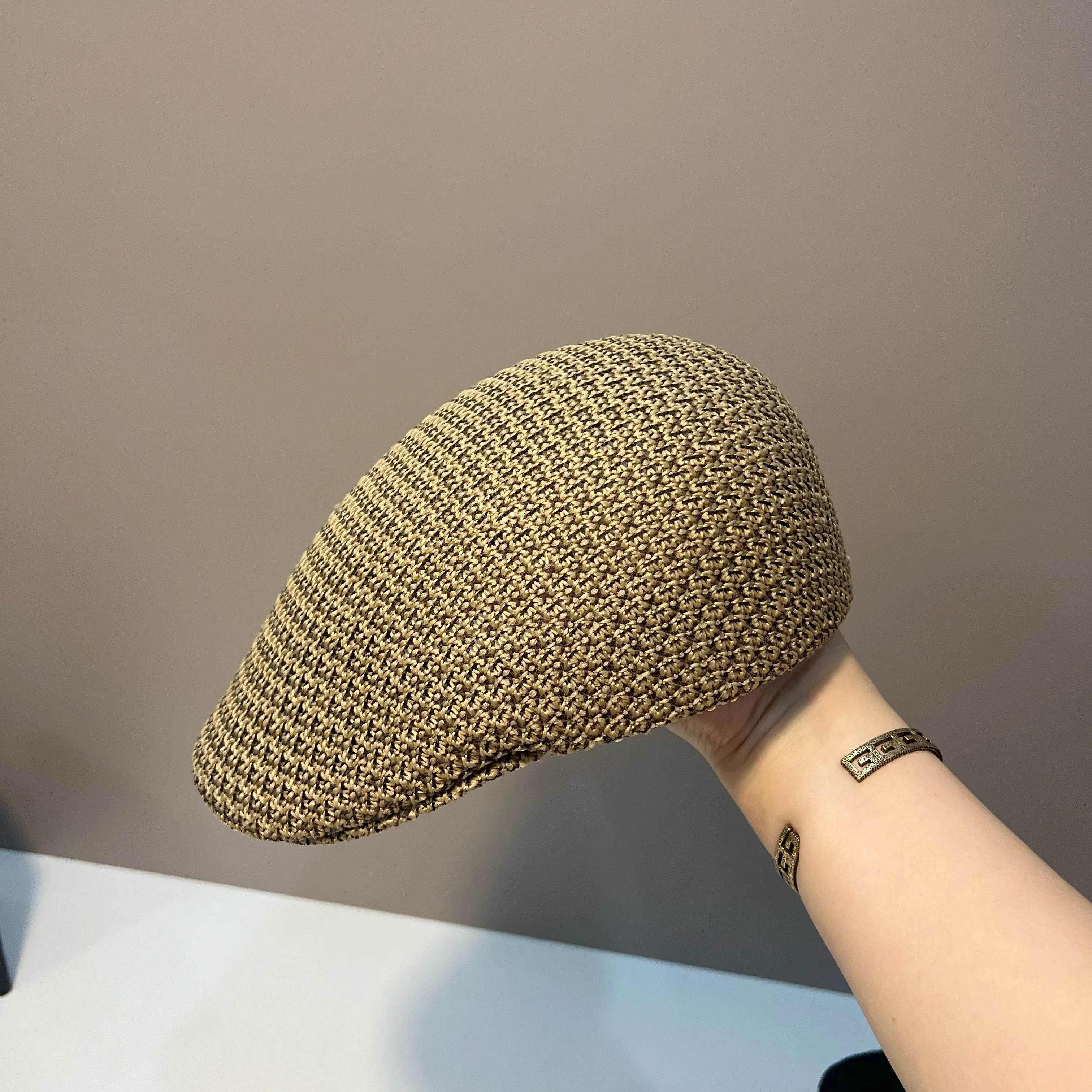 قبعة على شكل فيونكة أنيقة رائعة للأطفال للربيع والصيف متعددة الاستخدامات وعصرية بلون سادة على الأمام