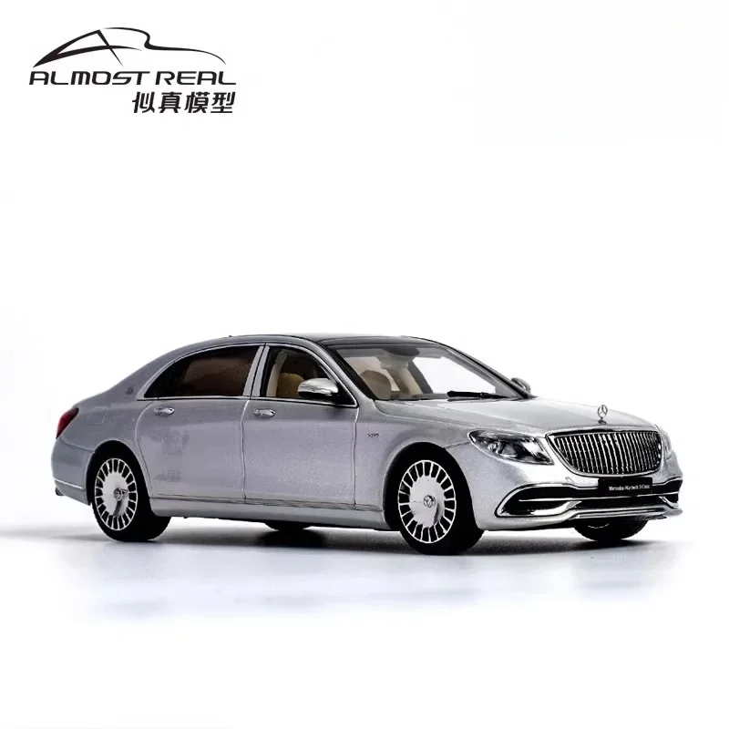 

1:43 Mercedes-Benz Maybach S650 silver diecast alloy model, children's collection of decorative toys, holiday gifts for friends.