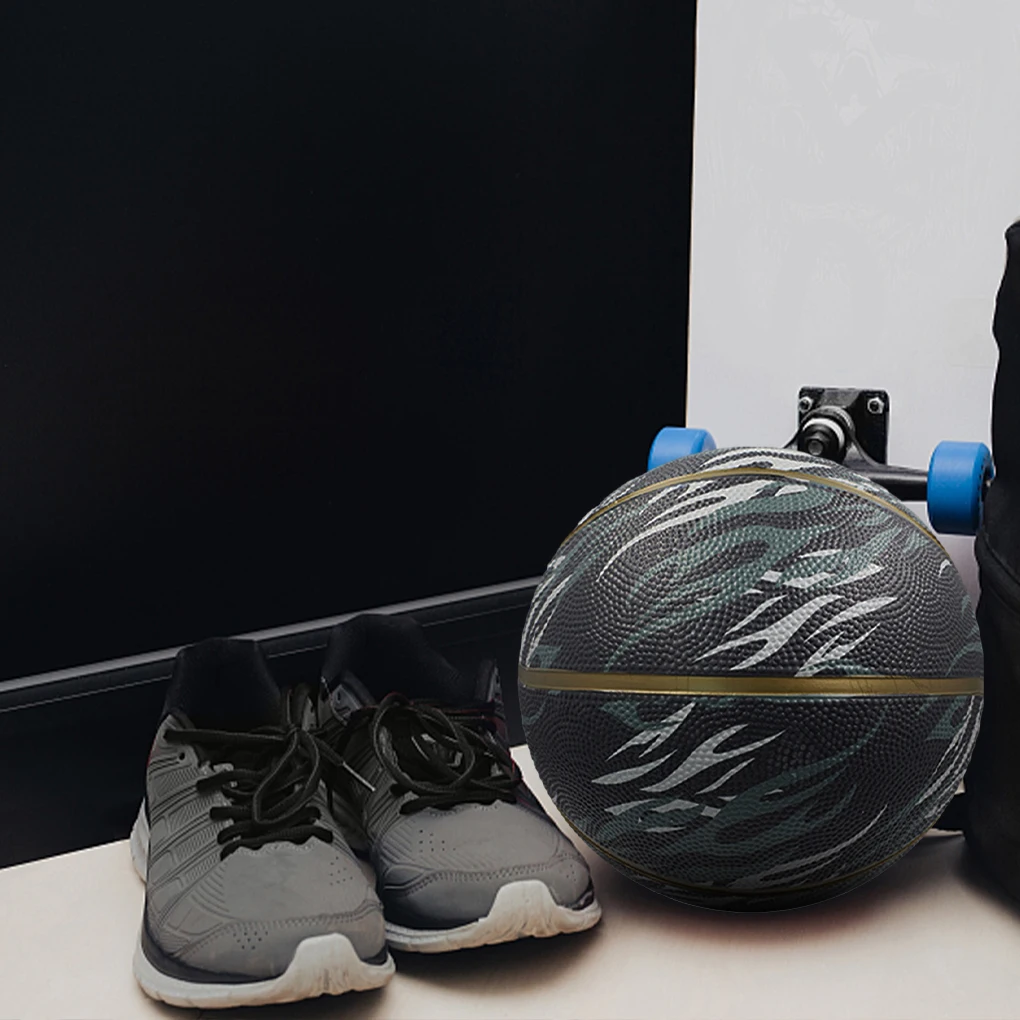 كرة سلة تدريب دائرية من البولي يوريثان مع ملمس جيد لليد وغير سام وعمر خدمة طويل للجنسين 7 كرة سلة باللون الأسود مقاس 7