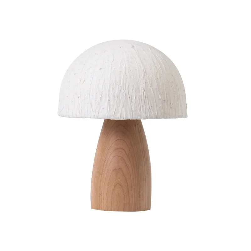 Luce ambientale sul comodino della camera da letto studio giapponese vintage