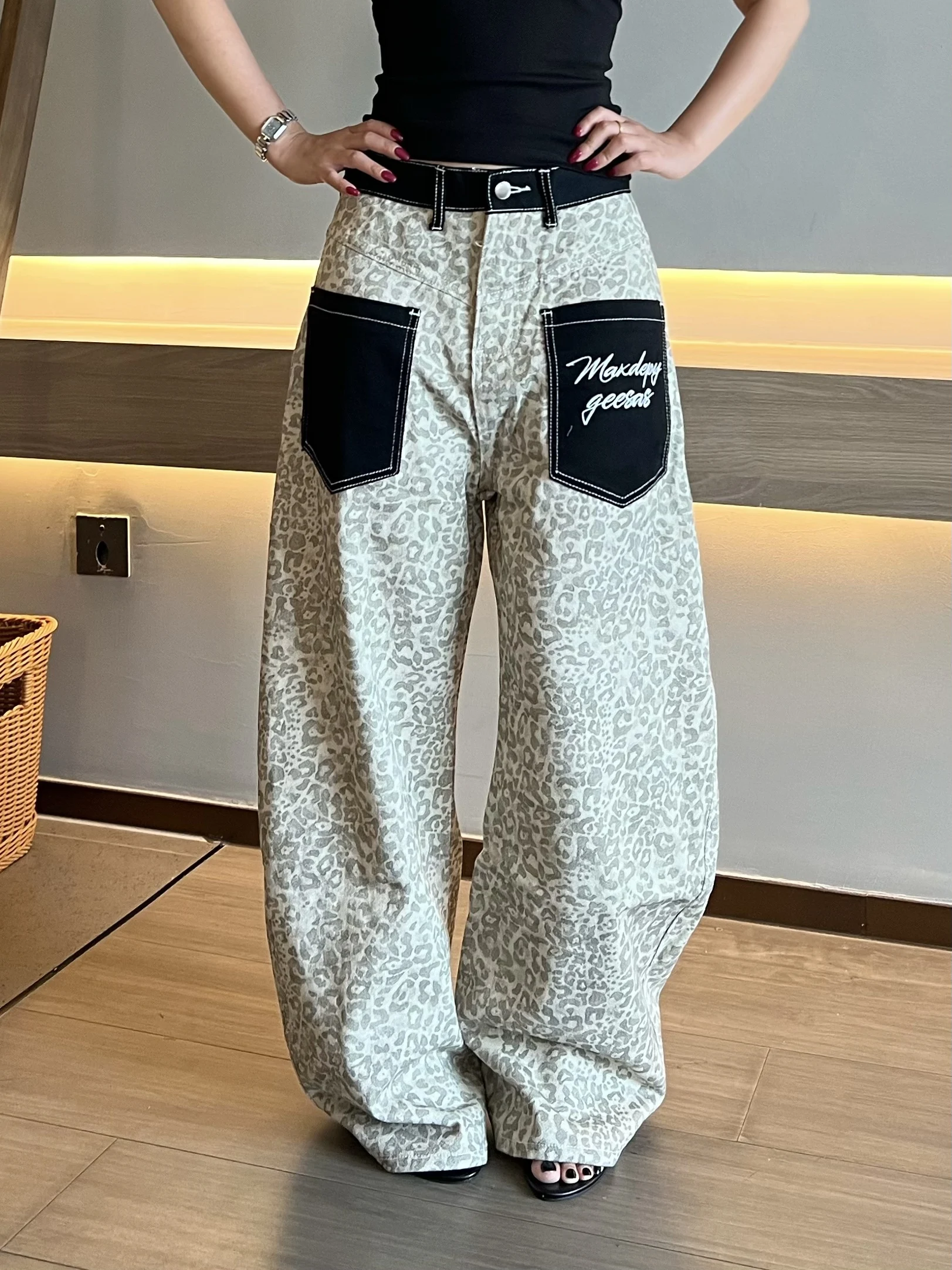 

Мужские джинсы в американском винтажном стиле с леопардовым принтом, пэчворк, с двумя карманами, свободные, повседневные, широкие штанины, весенний сезон, защита от сминания