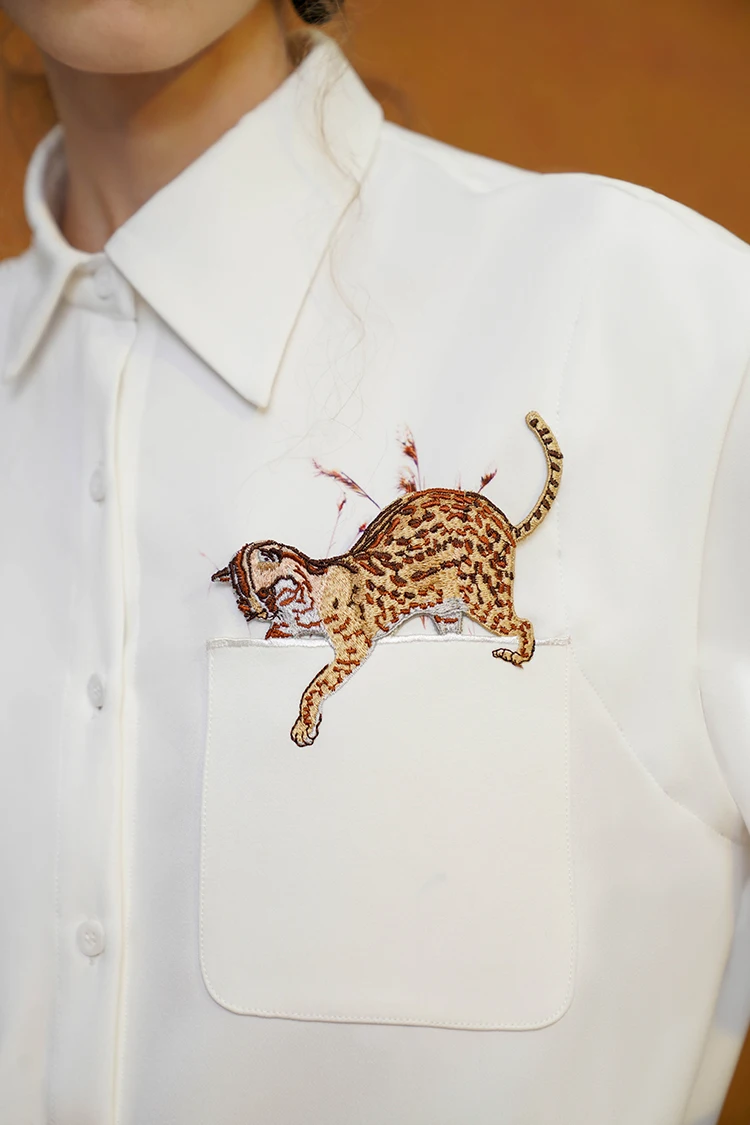 

97-105cm Bust Spring Fall White Shirts Original Design Women Vintage Elegant Loose Leopard Embroidery All-Match Shirts/Blouses