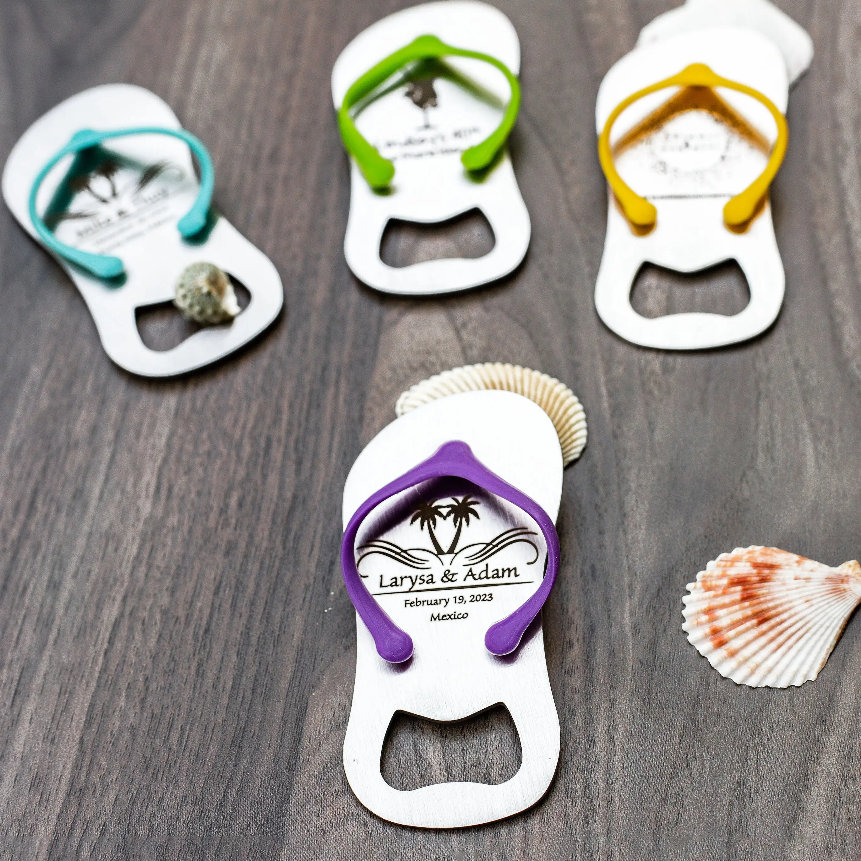 1pcs Laser Engraved Custom Flip Flop Bottle Openers Personalized Beach Wedding Party Favors Gifts Tropical Destination