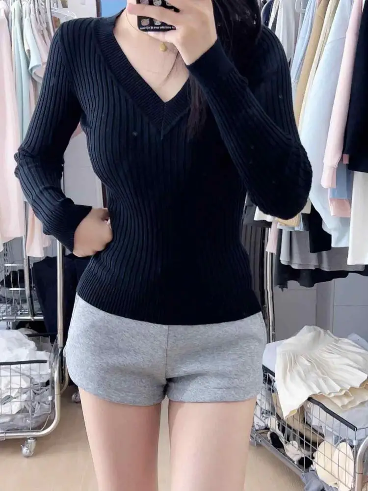 

French Women's Solid V Neck Long Sleeved Short Sweater 2025 Autumn Winter New Festival Slim Pullover Knit Tops Simplicity Casual
