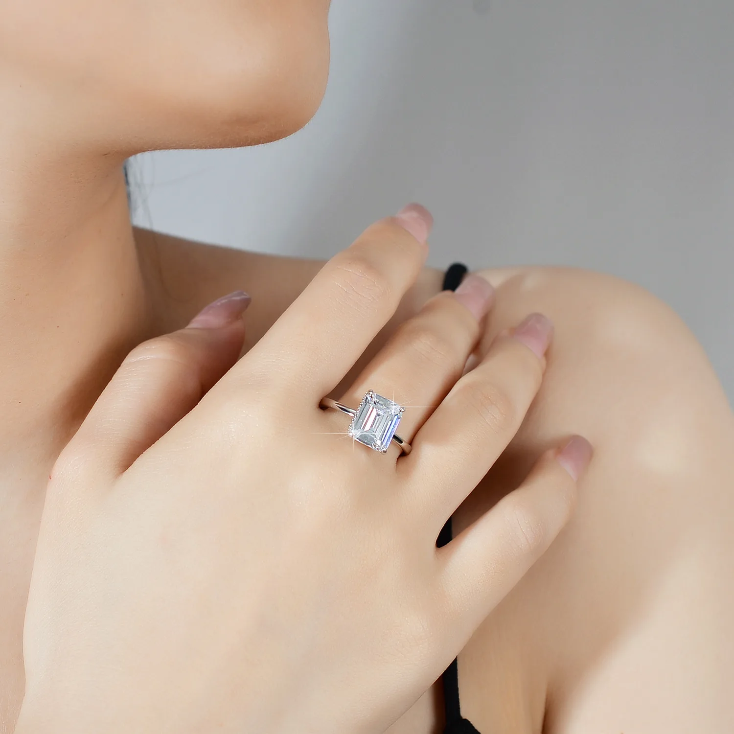 Luxury-Set Rectangle Ring 4ct Moissanite PT950 Platinum - 4ct luxury-set rectangle, PT950 platinum, collectible heirloom jewelry