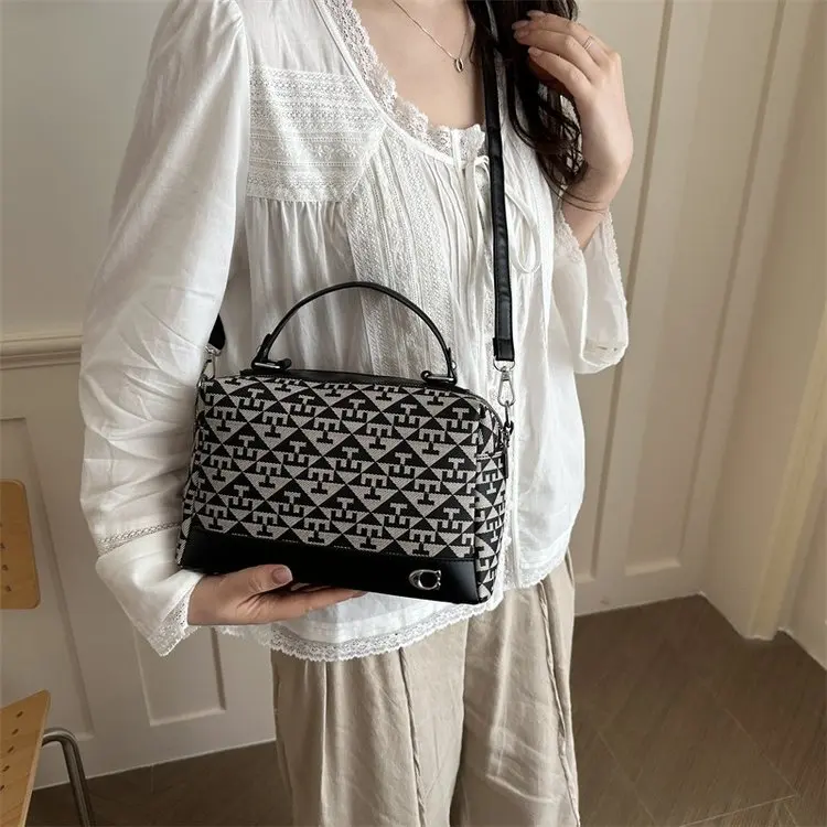 trendy-fashionable-designer-diaper-bag-for-women-luxury-leather-tote-elegant-crossbody-shoulder-bag-large-capacity-retro