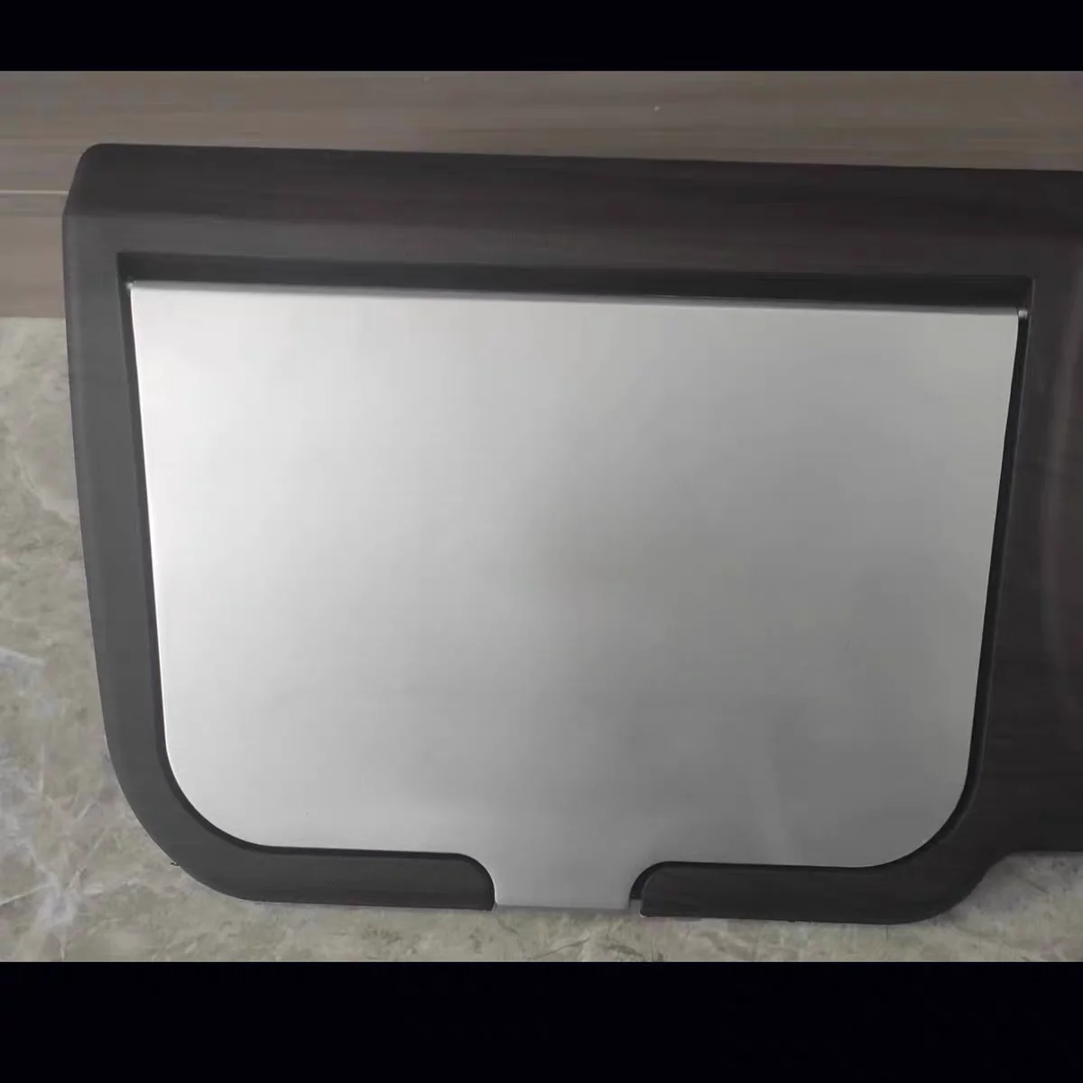 اكسسوارات السيارات الداخلية دواسة الراحة بيع المصنع مباشرة أرخص دواسة الصف الأوسط مع صندوق تخزين