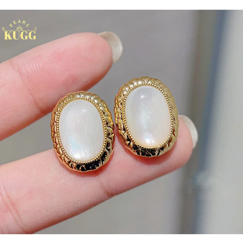 

KUGG 18K Yellow Gold Earrings Vintage Palace Style Real Natural White Fritillaria Stud Earrings for Women Party Jewelry