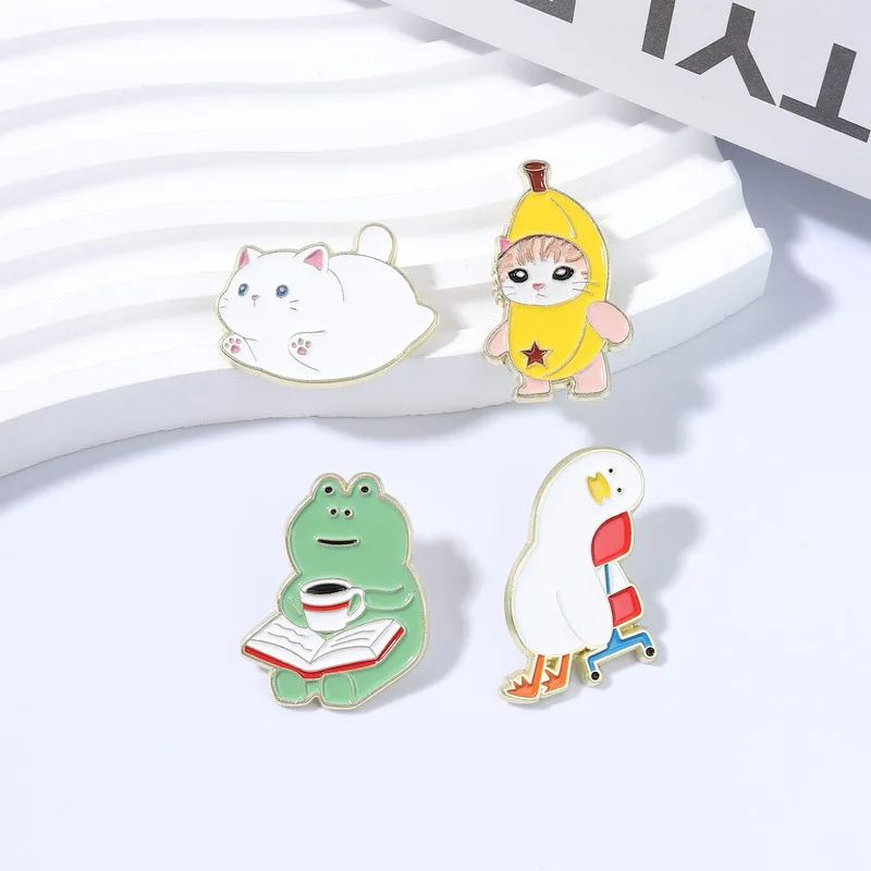 Soft and cute healing small animal brooch cat reading frog banana cat working duck badge clothing accessories