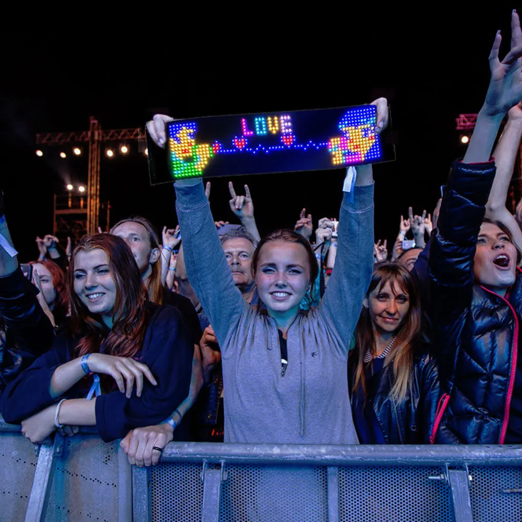 

Fearless Screen For Motorcycle Riders. Has Advantages Of High Efficiency Energy Saving