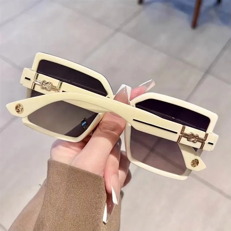 2023 The latest fashion sunglasses box anti-ultraviolet Korean street shooting trend