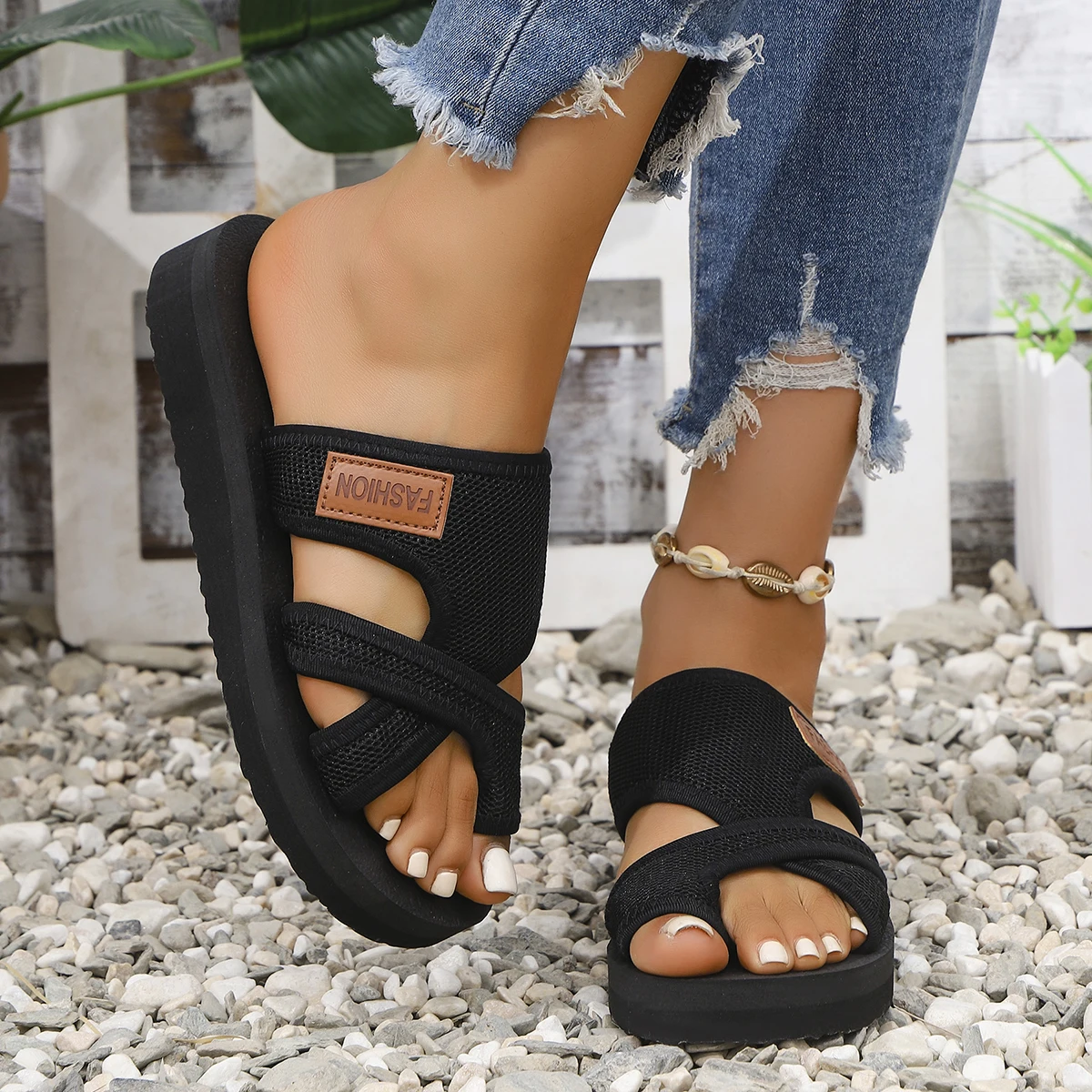 Women's Fashionable Hollow Lightweight Breathable Comfortable Beach Vacation Style Sandals and Slippers image 2