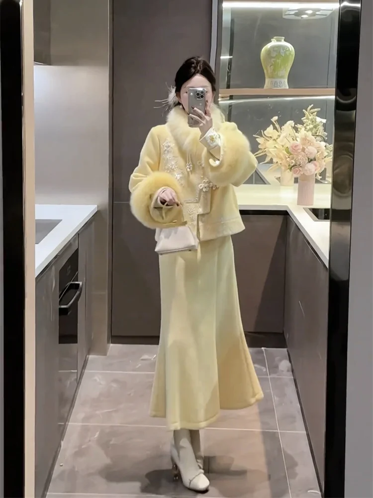Fashion high-end 2025 new Chinese style elegant big fur collar embroidered jacket+half skirt two piece set for women