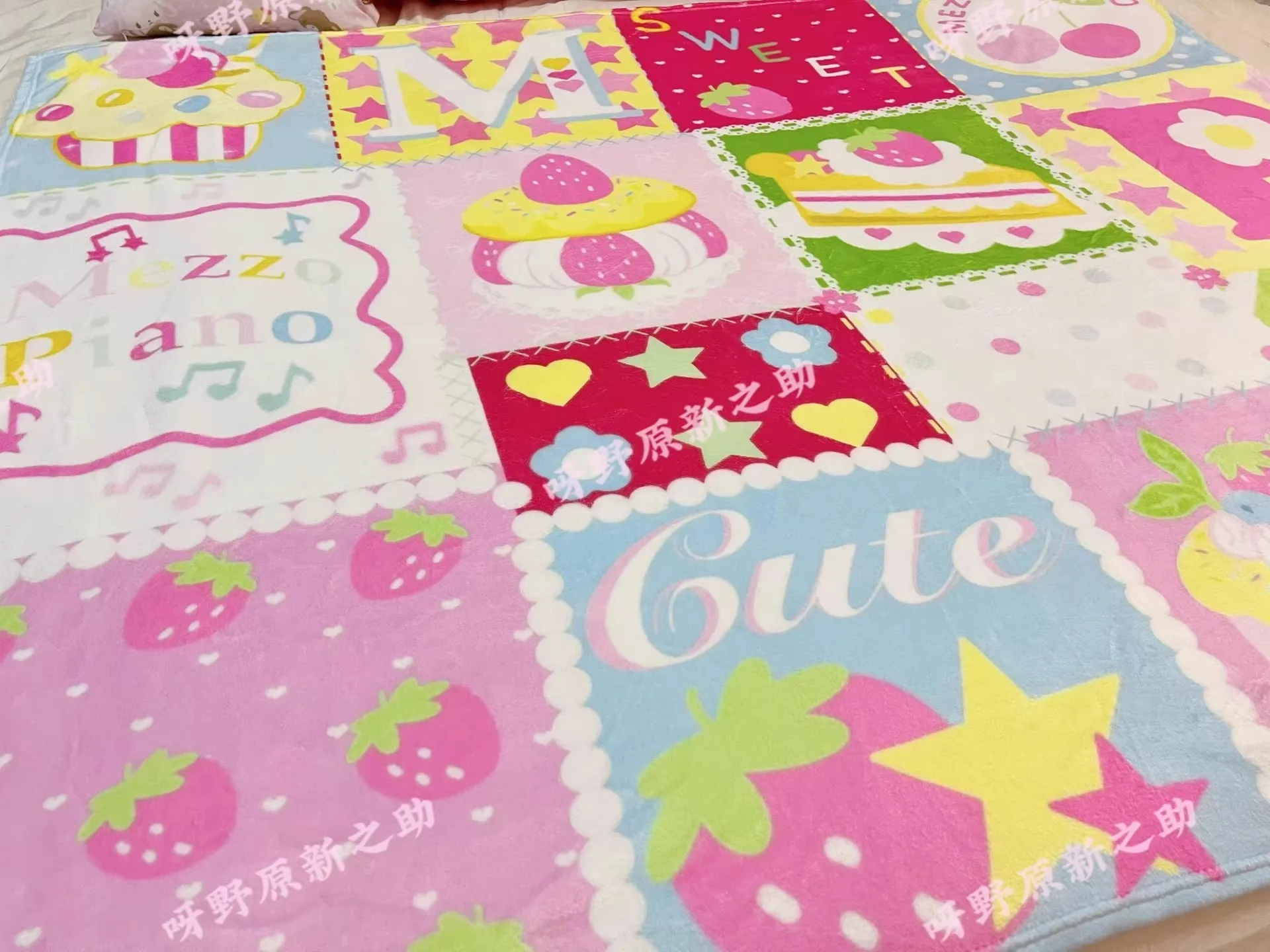 Japanese Cartoon MP Y2k Aesthetic Soft Thin Plush Small Blanket Spring Summer Sweet Girl Air Conditioning Blanket Sofa Cushion