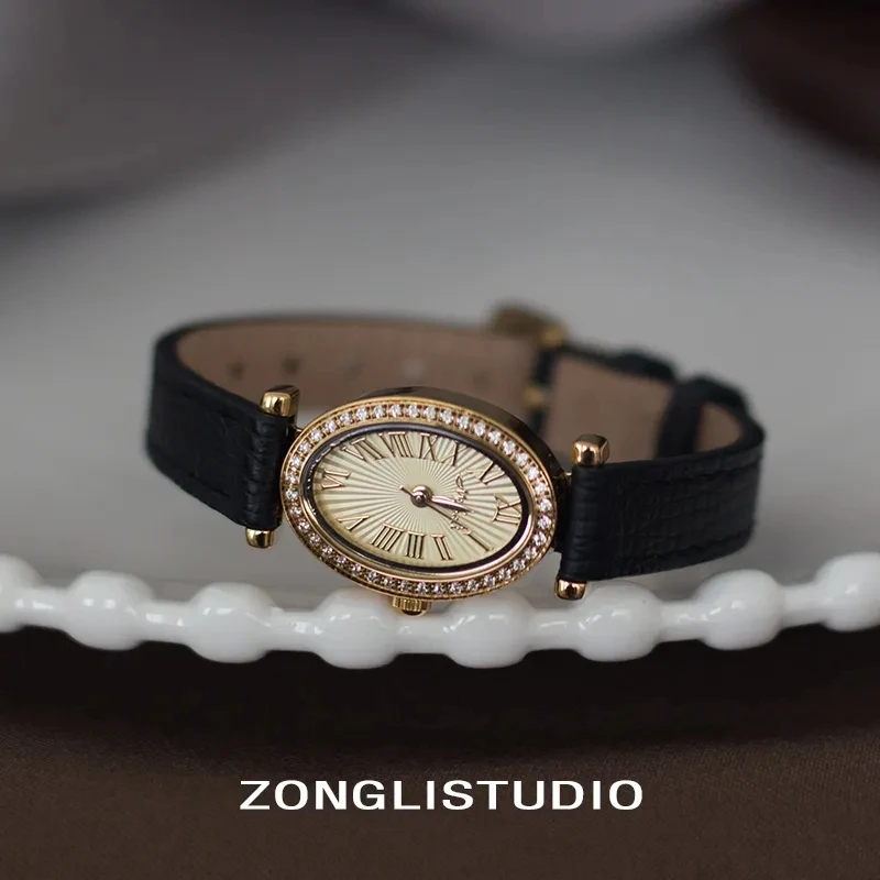 Luxe dameshorloge Ovale diamanten set 20 mm kleine wijzerplaat Vintage lederen dames quartz horloge waterdichte klok een cadeau