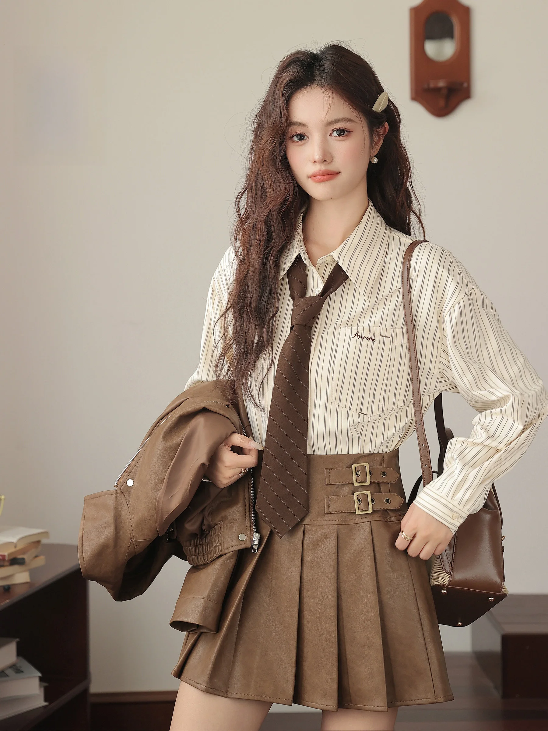 

Lingjiu 2025 New PU Leather Pleated High Waist ort Skirt Women's Autumn Winter Slimming Small Size A-Line Skirt Ele Min...