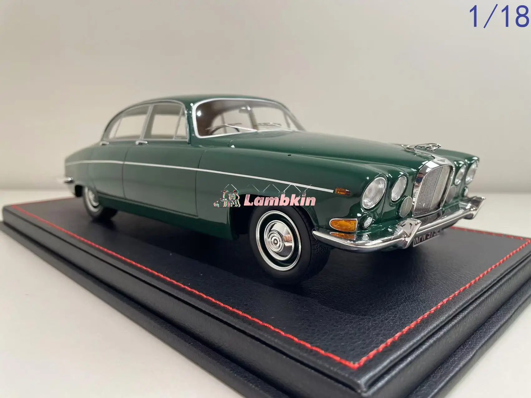 Bos 1/18 jaguar 10th Generation MK10 Limousine Model 4.2G MarkX UK Green Resin Home Static Display Car Decoration Gifts Birthday