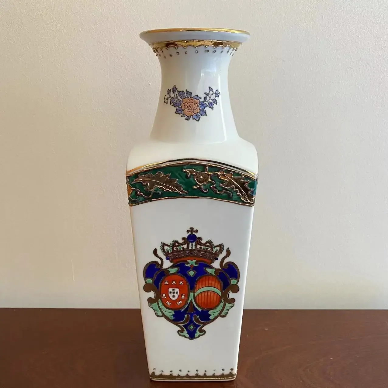 ZH  Hand-painted Enamel Round Mouth Square Vase Gold-trimmed Floral Vintage Porcelain Vase Decorative Porcelain