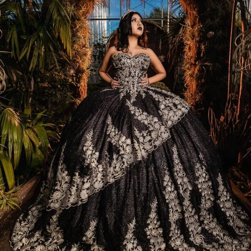 

Black Quinceanera Dresses Lace Appliques Layers Sweet 15 16 Prom Gown Spaghetti Puffy Skirt Mexican Girls Vestidos De 15 Años