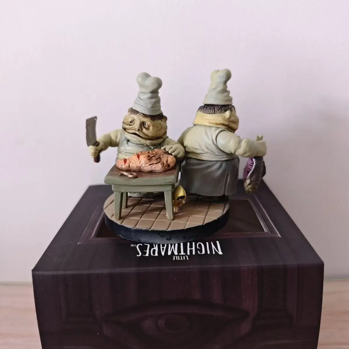 Bandai Anime Little Nightmares 3 Figur Butcher Mono Actionfigur Sammlermodell Spielzeugfigur für Kinder Geburtstag Halloween Party Geschenke 3
