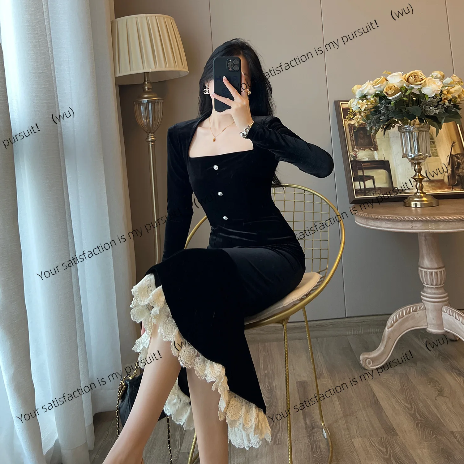 

Черное платье «рыбий хвост» с французским квадратным вырезом, женское зимнее ретро, нежная тонкая бархатная юбка на бедрах, темпераментная длинная юбка