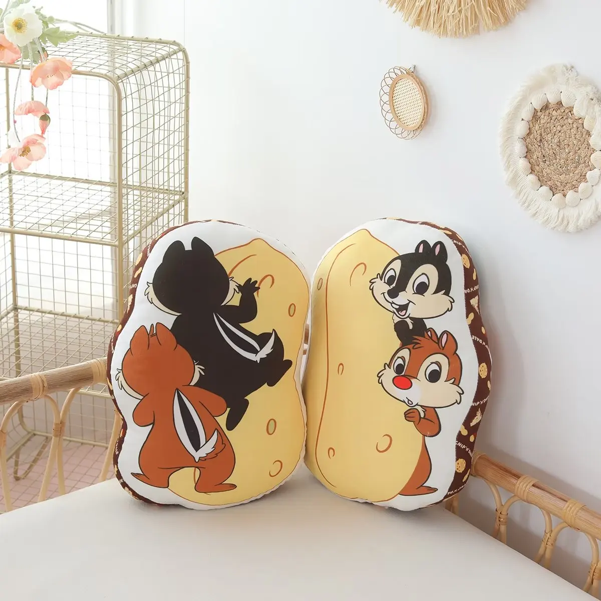 Disney Chip and Dale rzuć poduszka miękka przytulanka podwójna z jednostronnym nadrukiem poduszka pod plecy piękne wiewiórki pluszowe zabawki Home Decor