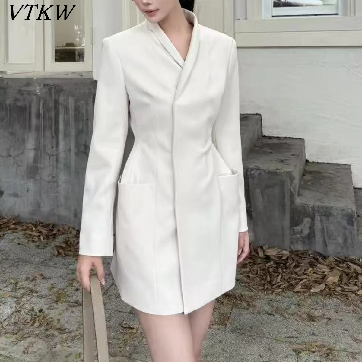 

VTKW сплошной цвет на пуговицах, минималистичный дизайн, весна 202, высококачественный женский пиджак средней длины, универсальный деловой пиджак