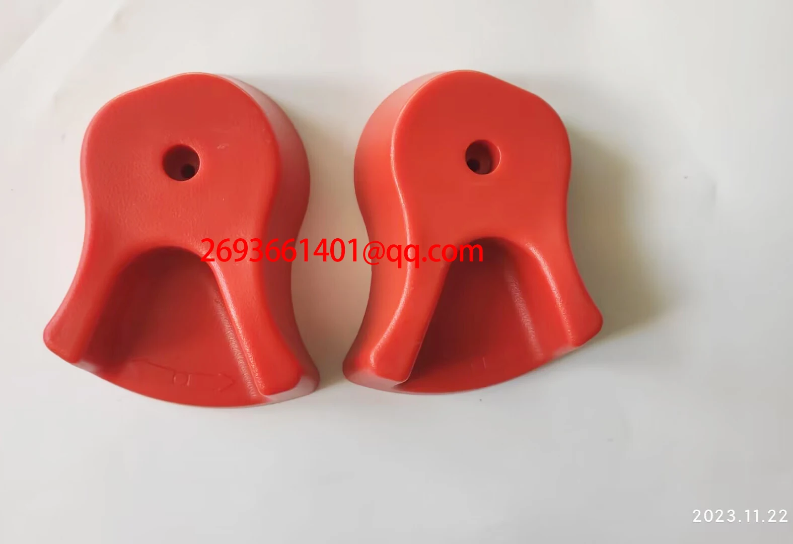 1 Pair Knob (L+R) 9000002176 and 9000002175 For NOBLELIFT PET15 Truck, or 11335270300 and 11335270301 For LINDE MT15.