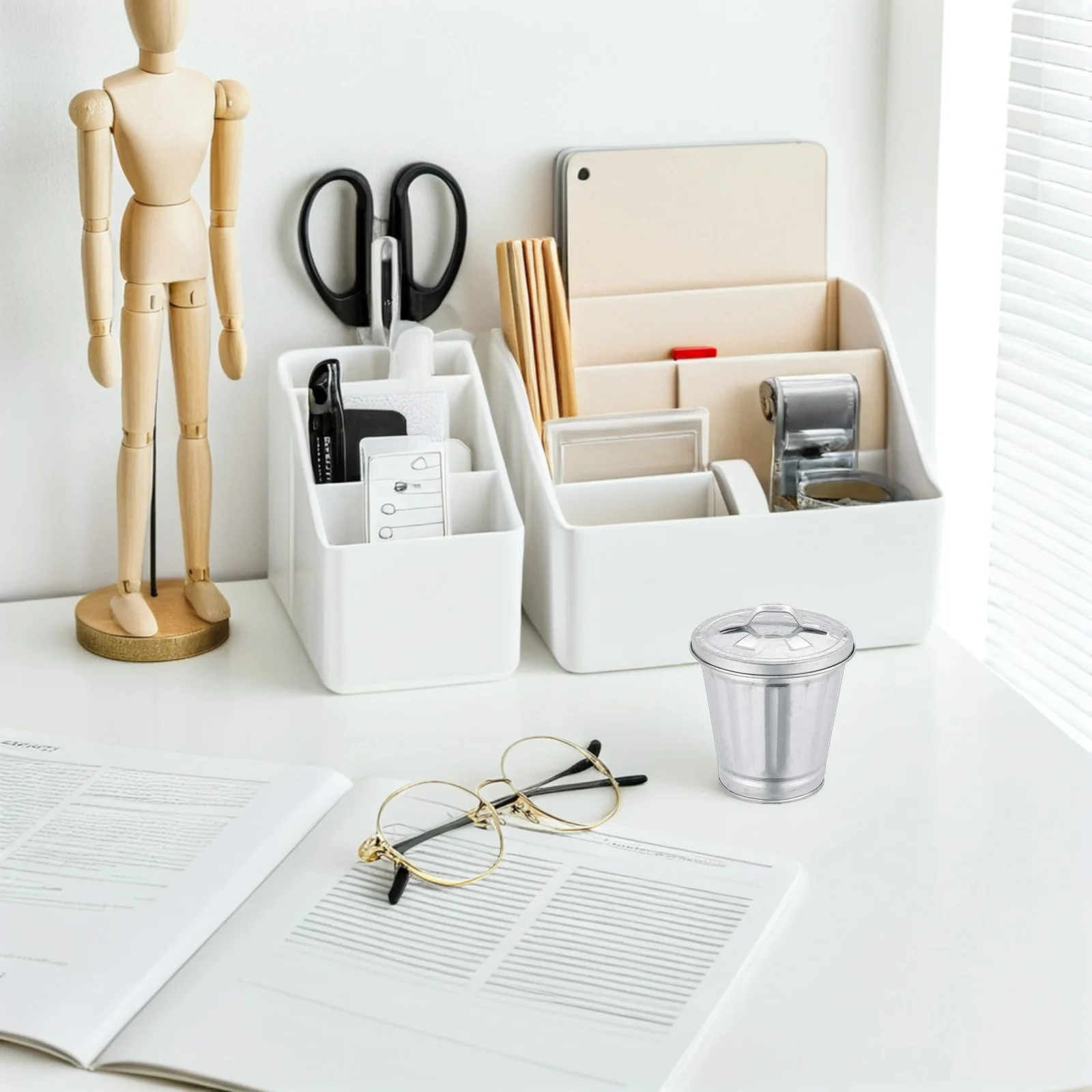 

3pcs Mini Metal Trash Can Table Storage Jar with Lid for Office Home Desk Silver Cans Garbage Bin Flowerpot Lightweight
