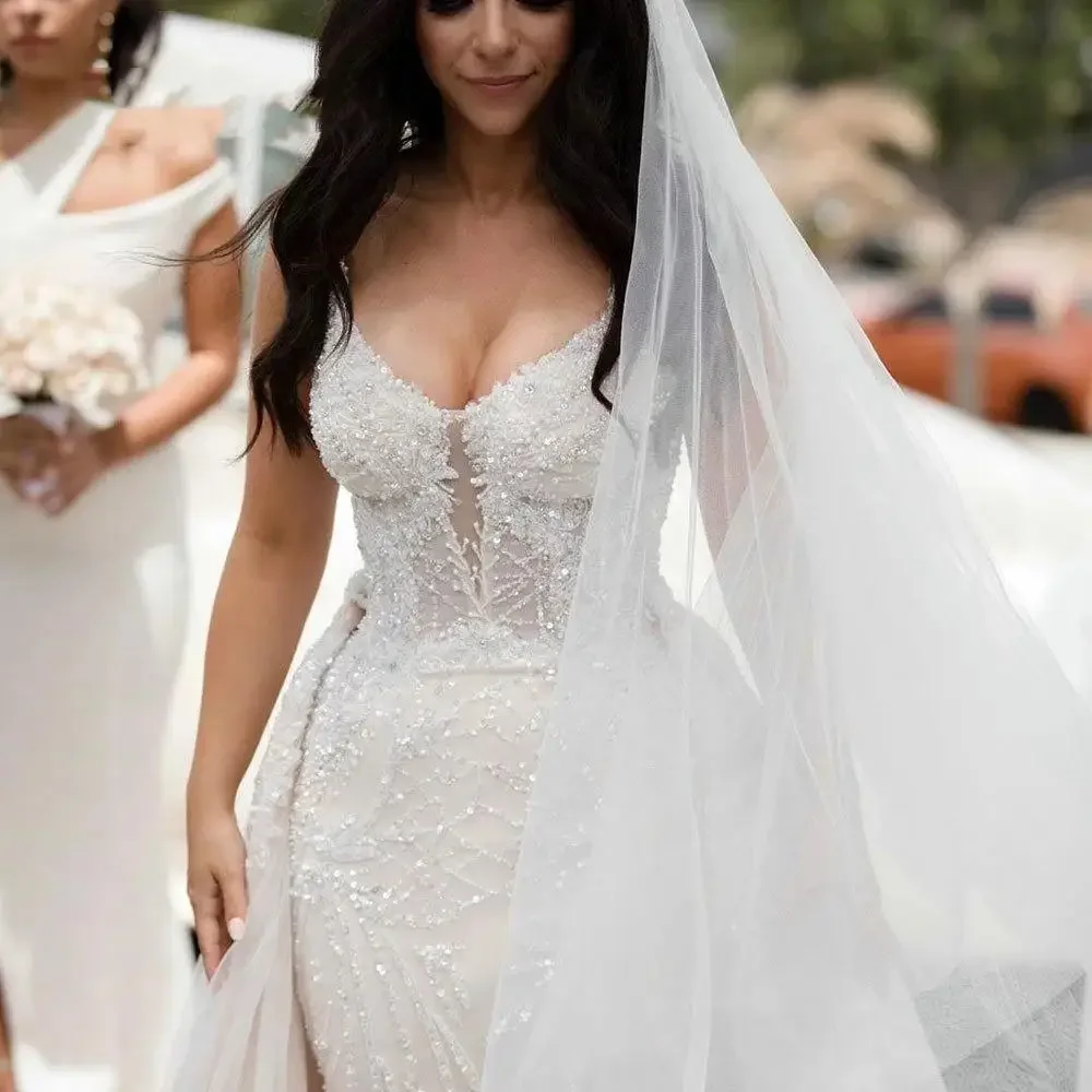 Personalizado encantador cintas de espaguete contas cheias lantejoulas sereia vestidos de casamento varredura vestidos de novia sem costas vestidos de noiva