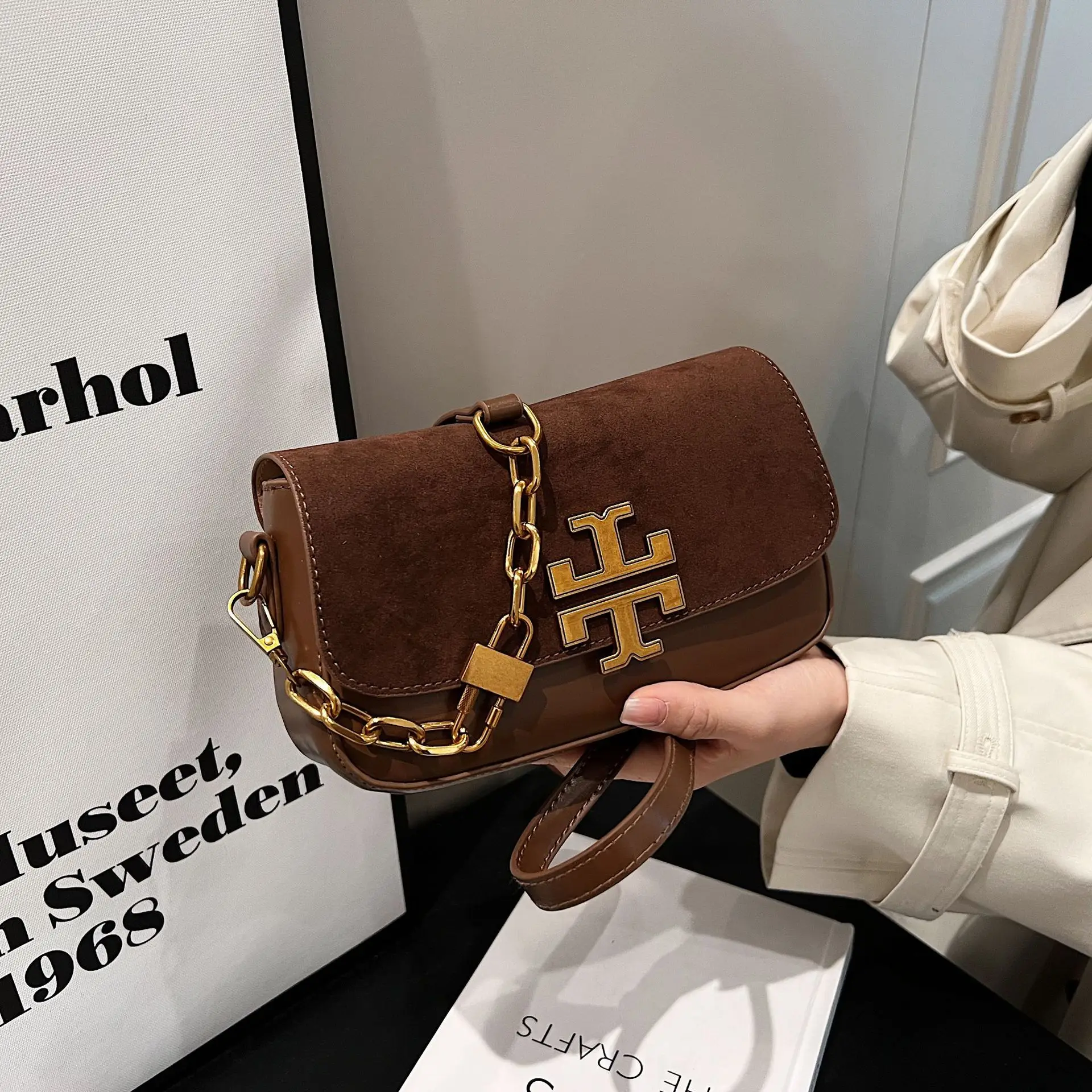 

2025 Vintage Square Bag, Luxe Shoulder Purse for Women, Chic Underarm Crossbody, Versatile Day to Night Tote, Textured Sling Bag