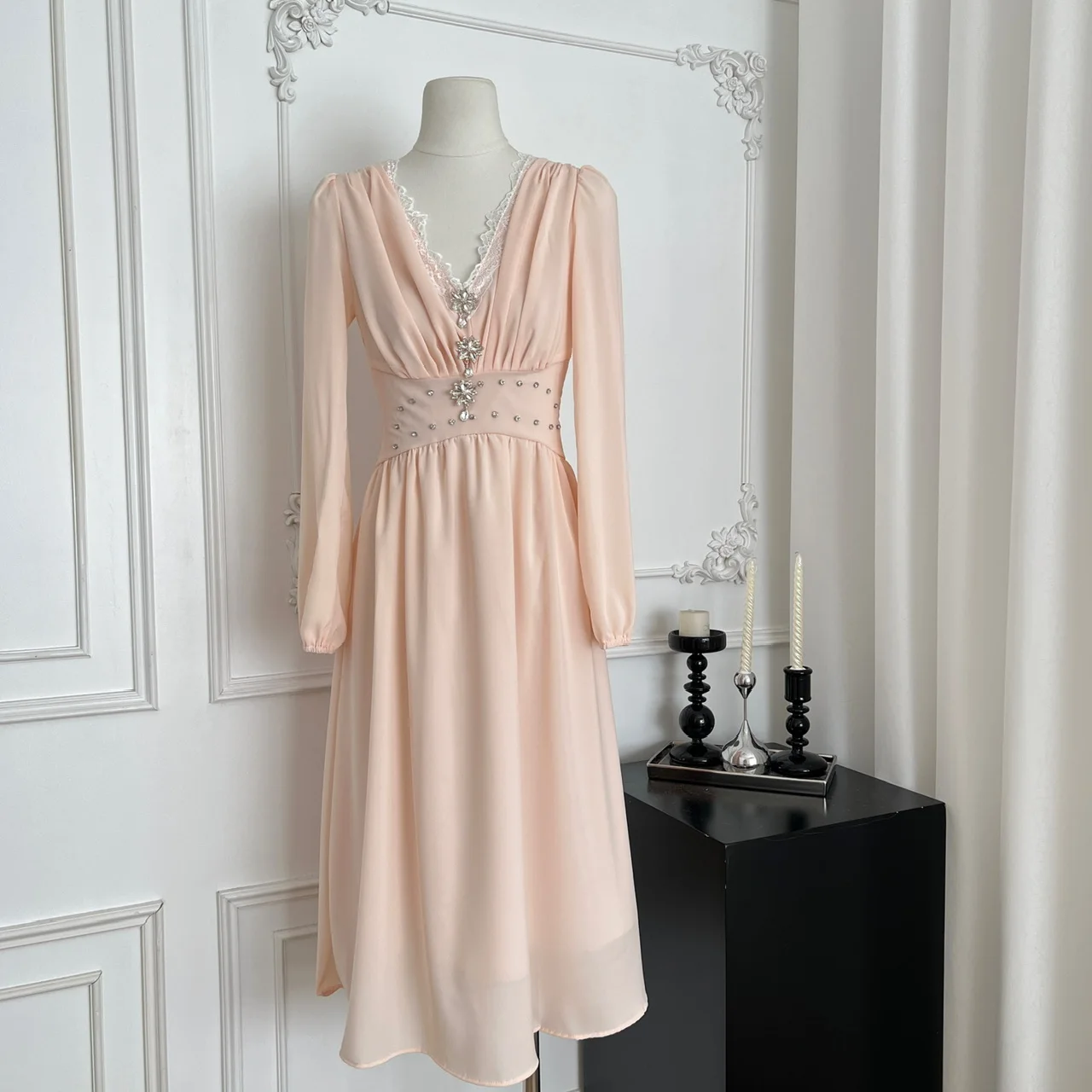 Vestido de noche ligero de estilo francés de otoño, vestido largo de encaje con cuello en V y diamantes de imitación, bata Formal elegante para ocasión, novedad de 2025