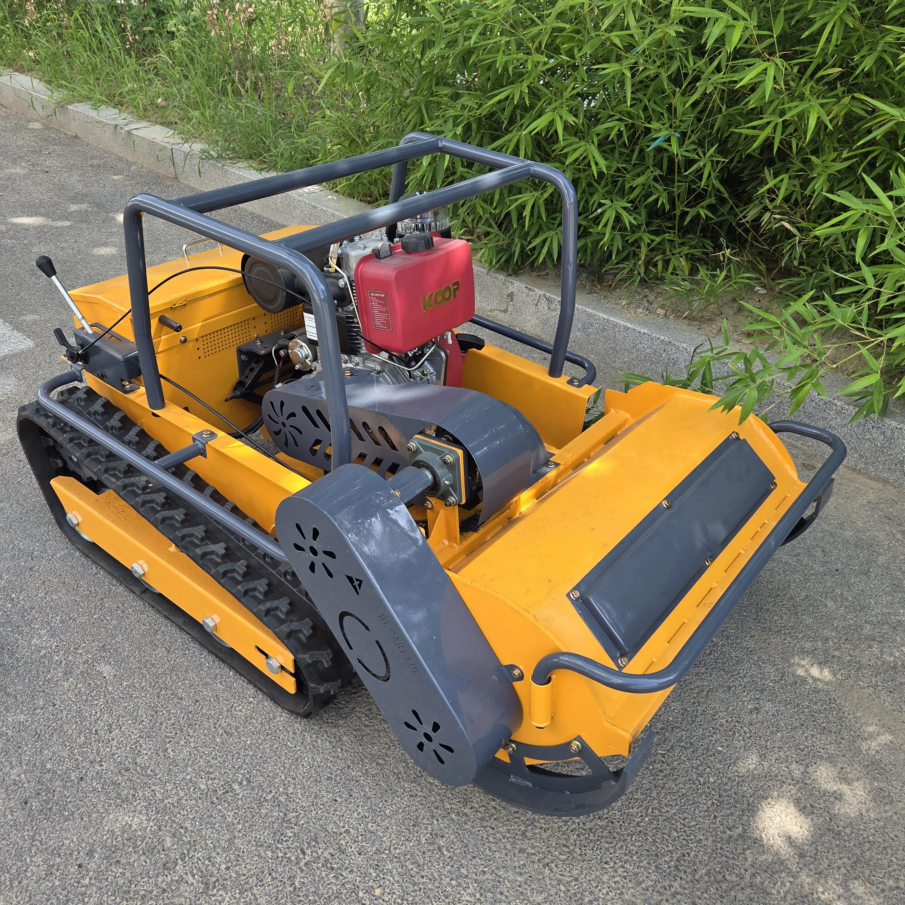 800mm high power diesel flail mower for home garden, four-stroke cordless, 24V industrial grade remote control design, suitable