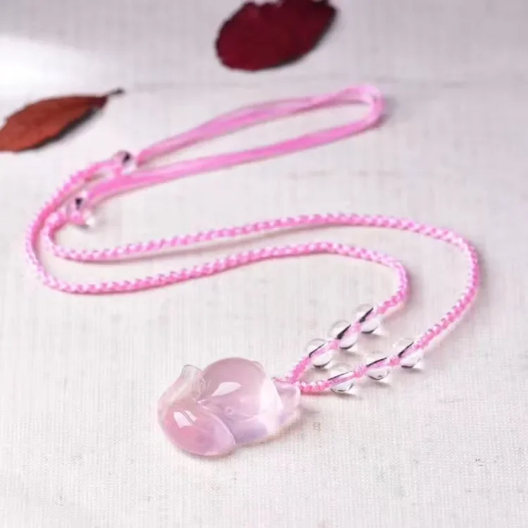 Naturalny Różowy Agat Chalcedon Jadeitowy Wisiorek Lis Naszyjnik Biżuteria DIY Ręcznie Rzeźbiony Relaks Uzdrowienie Kobiety Mężczyźni Prezent Łańcuszek do Swetra — zdjęcie 3