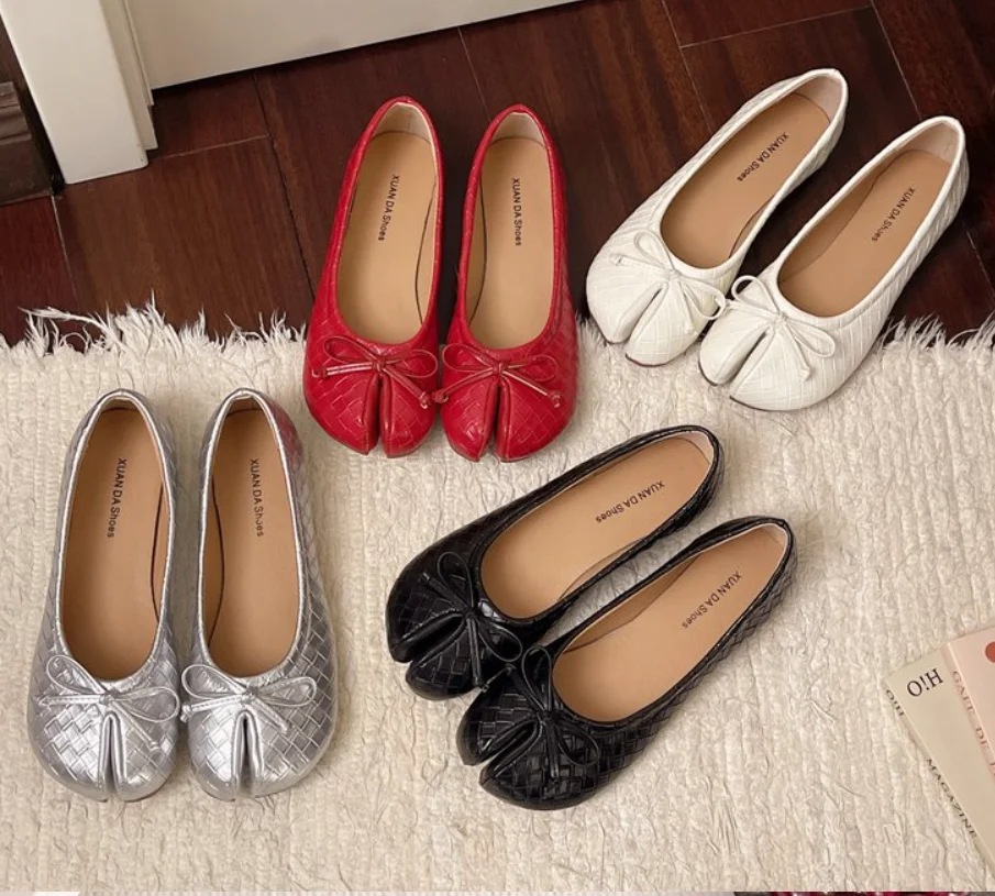 Spring Women Flat Split Toe Shoes Elegance Butterfly-knot Slip On Girls Tabi Toe Ballerina Shoes Lady Versatile Mary Jane Shoes