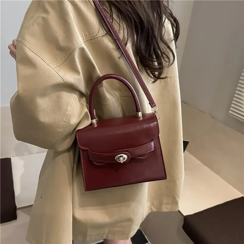 Retro textured small square shoulder bag for women contrasting color splicing trendy messenger bag autumn 2025 portable - view 4
