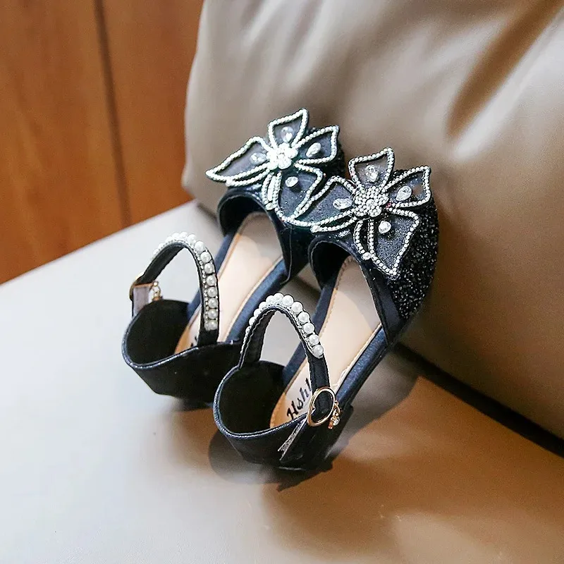 

Kids Summer Fashion Bow Dance Princess Shoes Children Low Heel Sandal Girls Pearl Rhinestones Butterfly Sequins Velcro Round Toe
