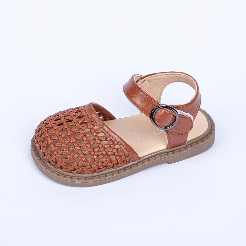 Summer Girls Princess Sandals 2026 New Korean Version Child Soft Loafers Retro Hollow Out Girls Anti Slip Student Party Sandals